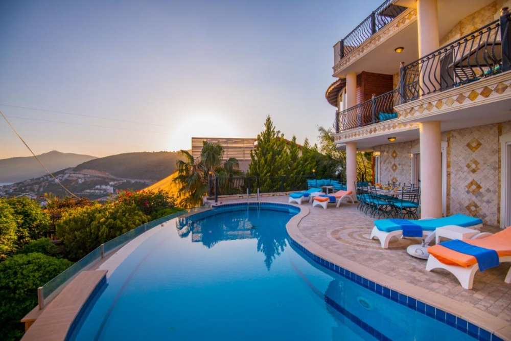 5 Bed Private Sea View Villa
