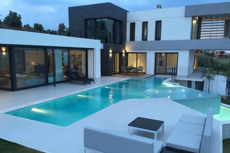 Luxury Modern Villa with Private Pool in Cesme for Sale