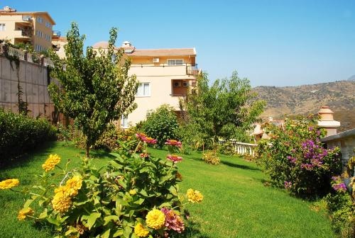 Sea View Villa in Alanya Gold City for Sale