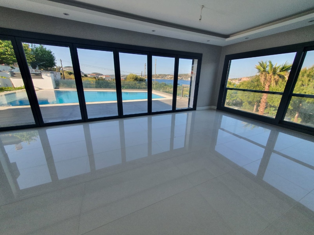 5 Bed Villa by the Sea for Sale in Cesme